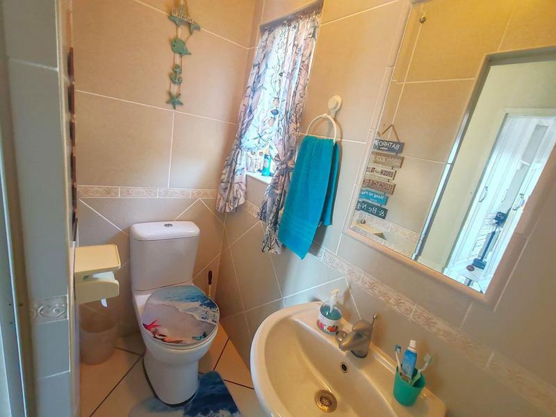 5 Bedroom Property for Sale in Shelly Beach KwaZulu-Natal