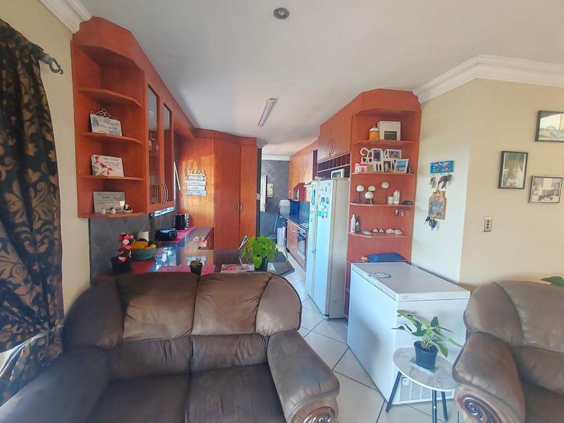 5 Bedroom Property for Sale in Shelly Beach KwaZulu-Natal