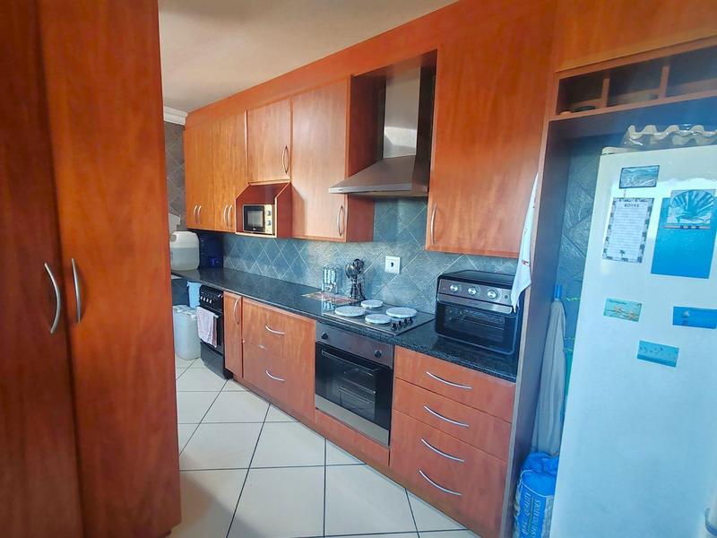 5 Bedroom Property for Sale in Shelly Beach KwaZulu-Natal