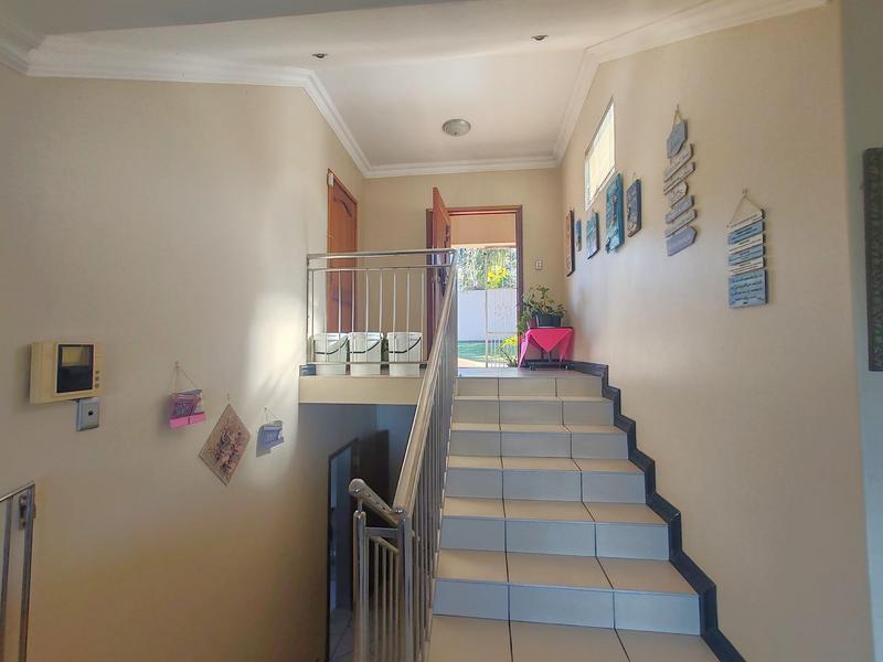 5 Bedroom Property for Sale in Shelly Beach KwaZulu-Natal