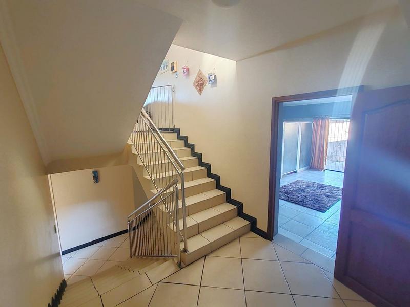 5 Bedroom Property for Sale in Shelly Beach KwaZulu-Natal