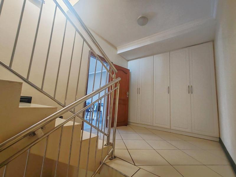 5 Bedroom Property for Sale in Shelly Beach KwaZulu-Natal