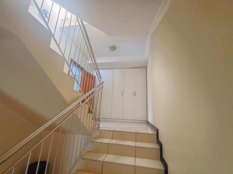 5 Bedroom Property for Sale in Shelly Beach KwaZulu-Natal