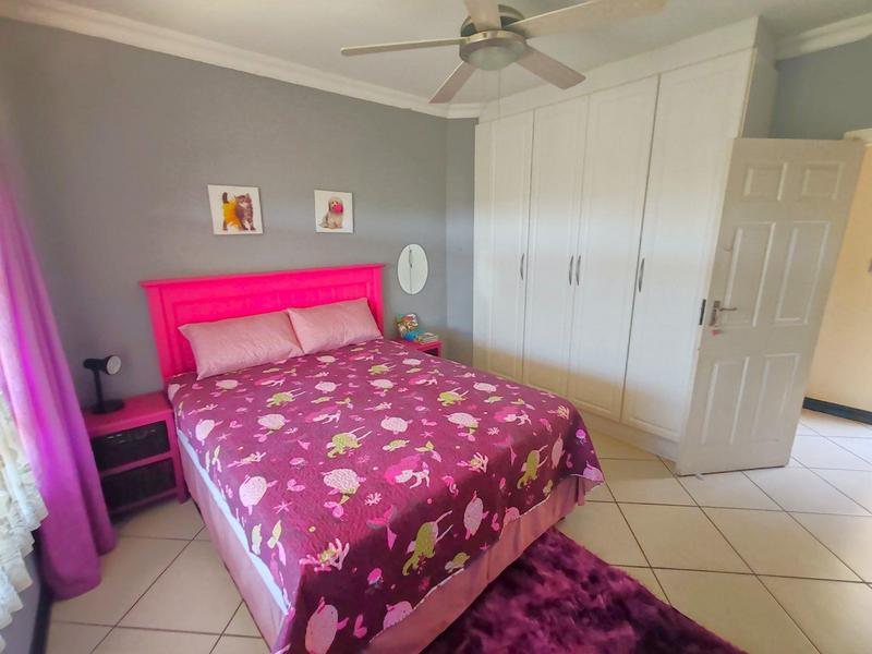 5 Bedroom Property for Sale in Shelly Beach KwaZulu-Natal