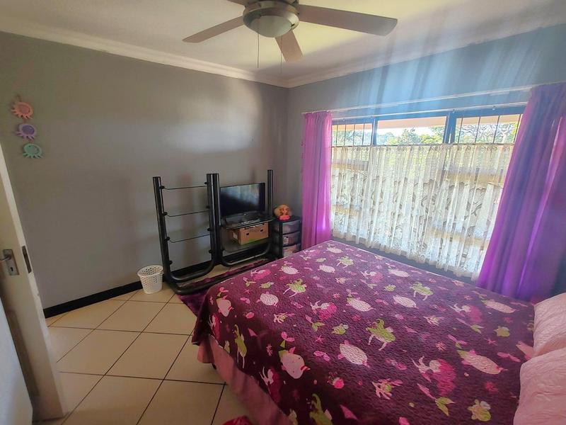 5 Bedroom Property for Sale in Shelly Beach KwaZulu-Natal