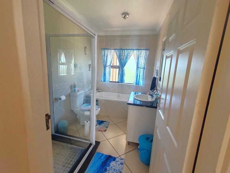 5 Bedroom Property for Sale in Shelly Beach KwaZulu-Natal