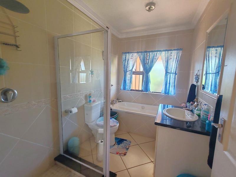 5 Bedroom Property for Sale in Shelly Beach KwaZulu-Natal