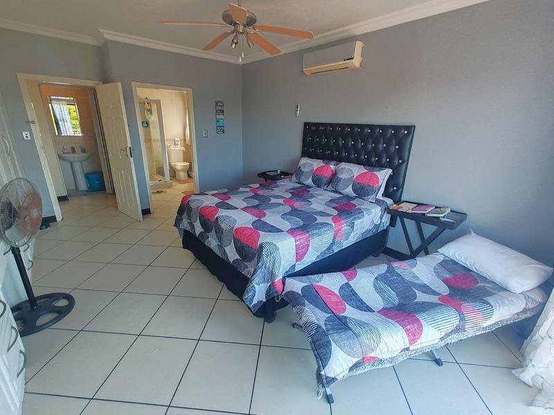 5 Bedroom Property for Sale in Shelly Beach KwaZulu-Natal