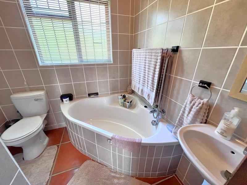 4 Bedroom Property for Sale in Palm Beach KwaZulu-Natal