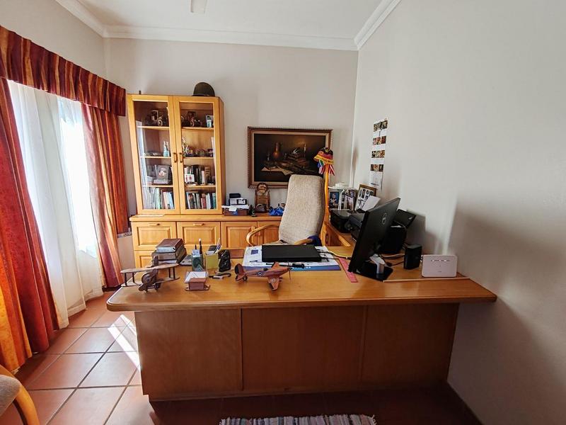 8 Bedroom Property for Sale in Umtentweni KwaZulu-Natal