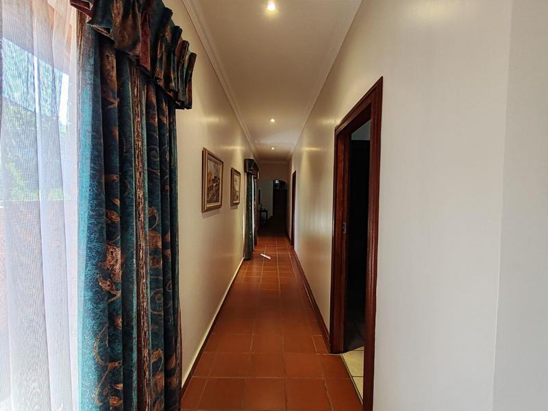 8 Bedroom Property for Sale in Umtentweni KwaZulu-Natal