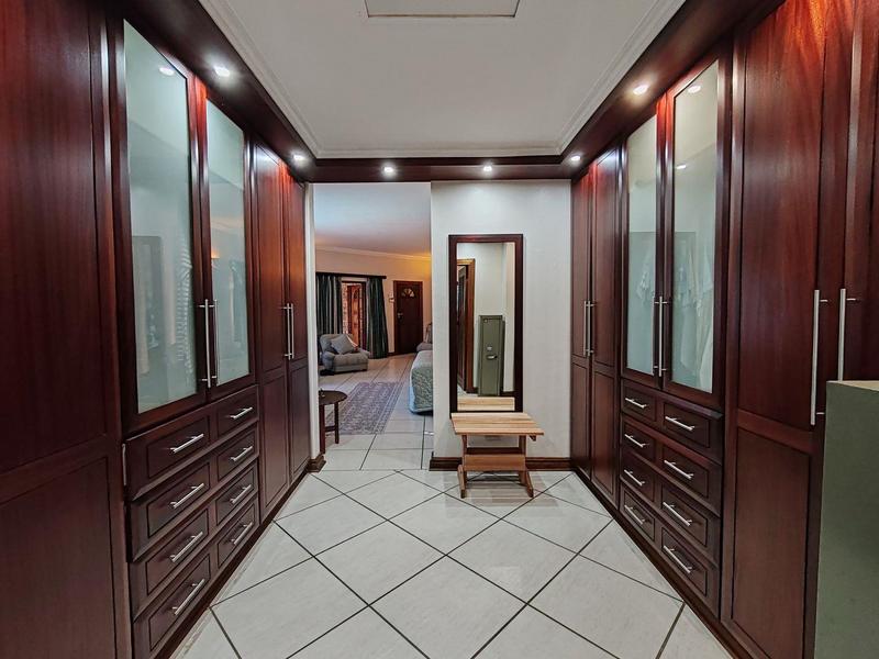 8 Bedroom Property for Sale in Umtentweni KwaZulu-Natal