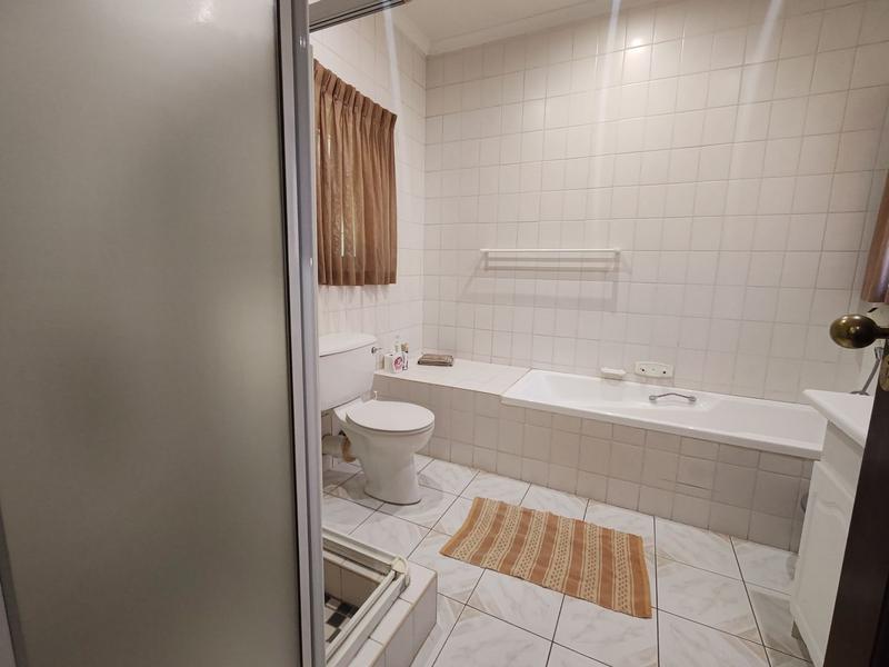 8 Bedroom Property for Sale in Umtentweni KwaZulu-Natal