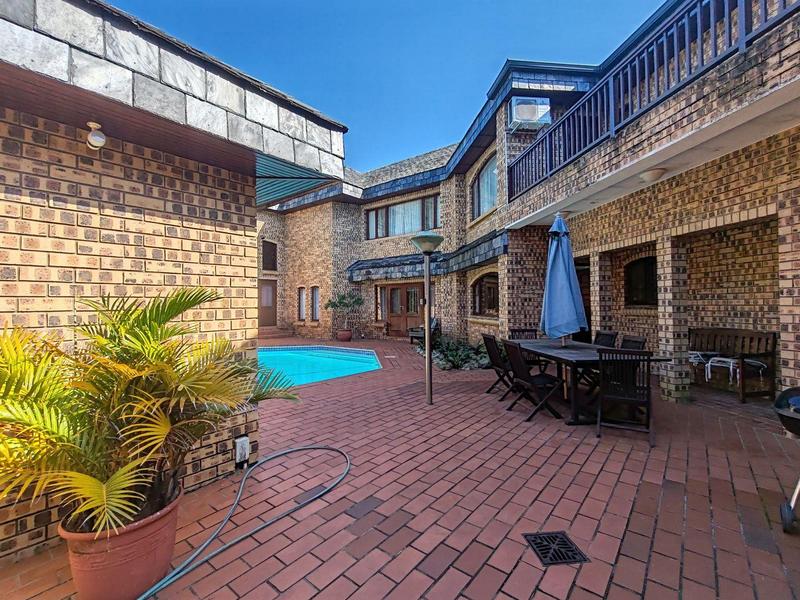 8 Bedroom Property for Sale in Umtentweni KwaZulu-Natal