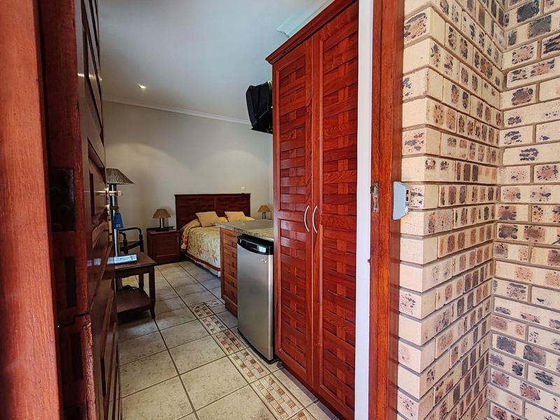 8 Bedroom Property for Sale in Umtentweni KwaZulu-Natal