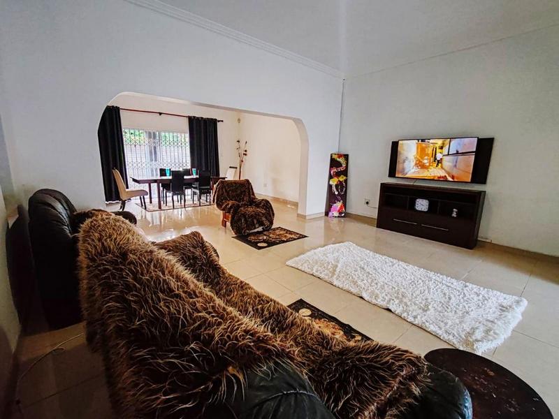 6 Bedroom Property for Sale in Umtentweni KwaZulu-Natal