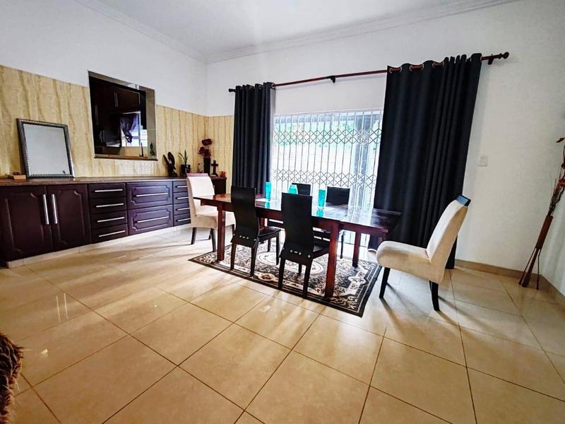 6 Bedroom Property for Sale in Umtentweni KwaZulu-Natal