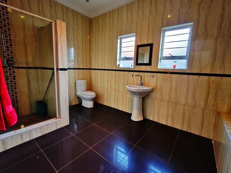 6 Bedroom Property for Sale in Umtentweni KwaZulu-Natal