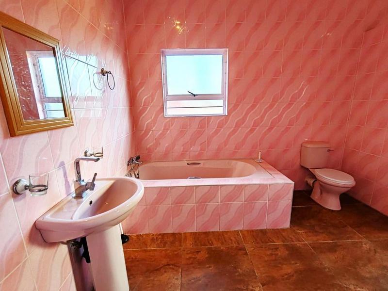 6 Bedroom Property for Sale in Umtentweni KwaZulu-Natal