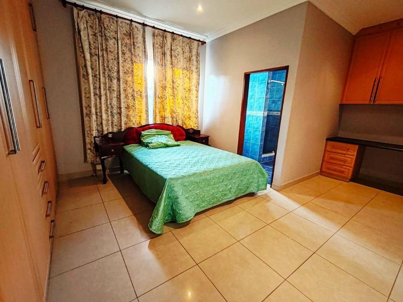 6 Bedroom Property for Sale in Umtentweni KwaZulu-Natal