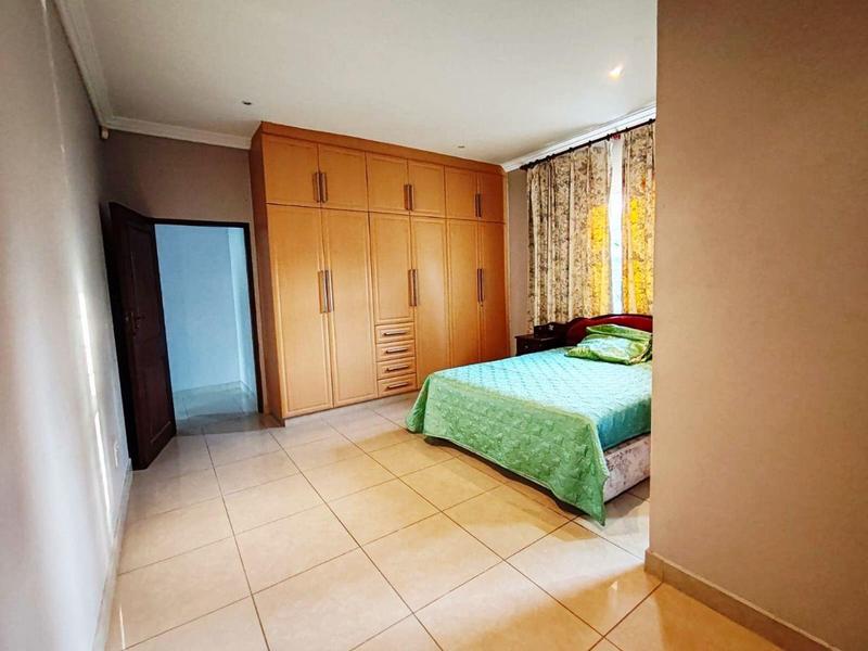 6 Bedroom Property for Sale in Umtentweni KwaZulu-Natal