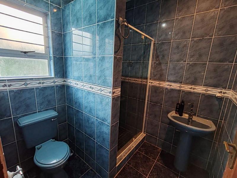 6 Bedroom Property for Sale in Umtentweni KwaZulu-Natal