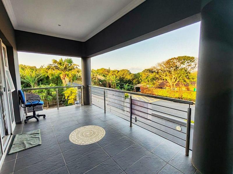 6 Bedroom Property for Sale in Umtentweni KwaZulu-Natal