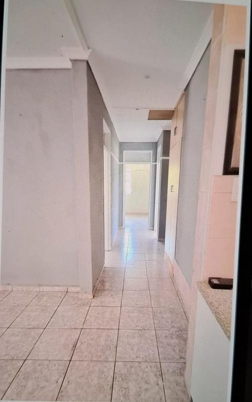 6 Bedroom Property for Sale in Umtentweni KwaZulu-Natal