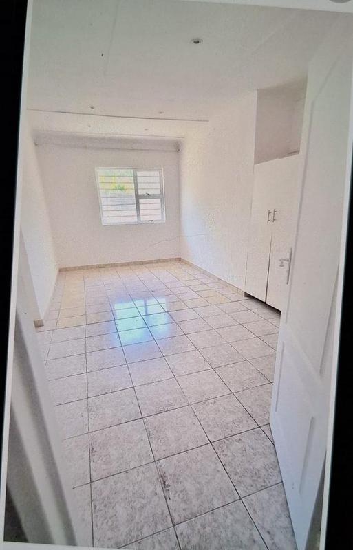 6 Bedroom Property for Sale in Umtentweni KwaZulu-Natal