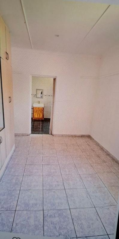 6 Bedroom Property for Sale in Umtentweni KwaZulu-Natal