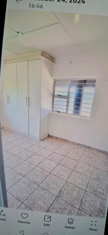 6 Bedroom Property for Sale in Umtentweni KwaZulu-Natal