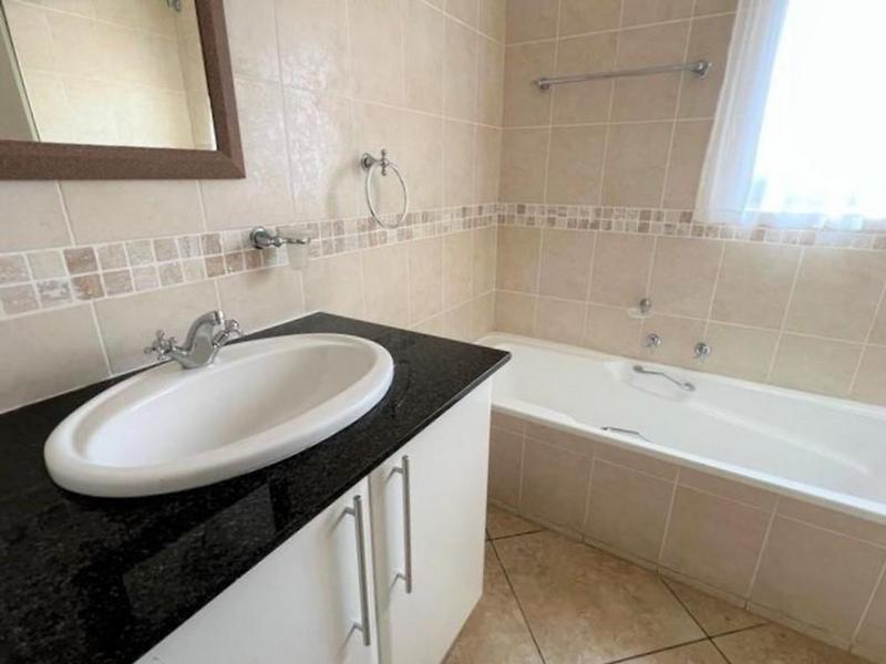 3 Bedroom Property for Sale in Uvongo KwaZulu-Natal