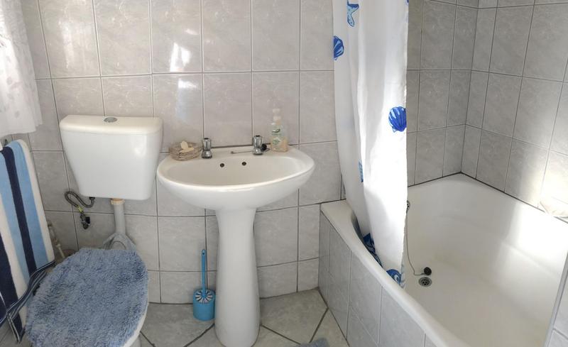 2 Bedroom Property for Sale in Uvongo KwaZulu-Natal