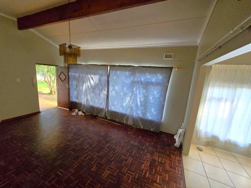 5 Bedroom Property for Sale in Uvongo KwaZulu-Natal