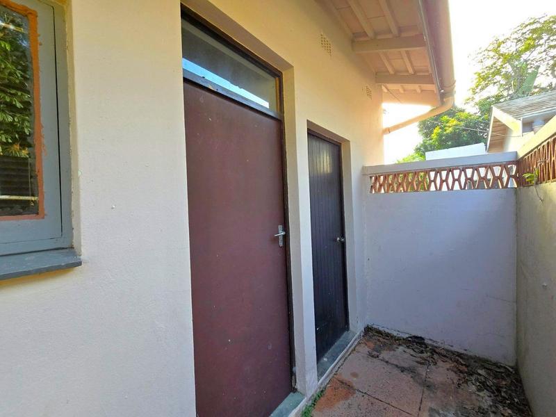 5 Bedroom Property for Sale in Uvongo KwaZulu-Natal