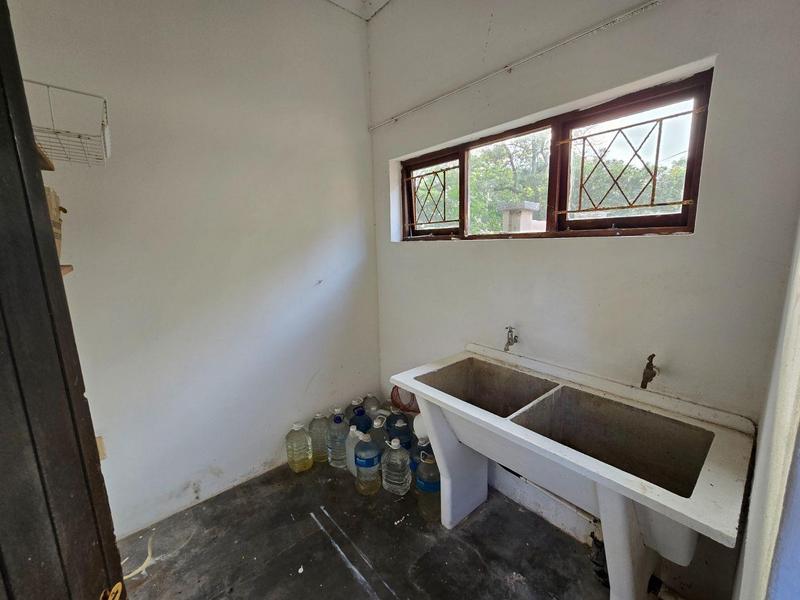 5 Bedroom Property for Sale in Uvongo KwaZulu-Natal