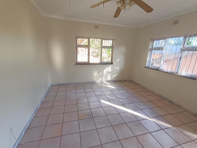 5 Bedroom Property for Sale in Uvongo KwaZulu-Natal