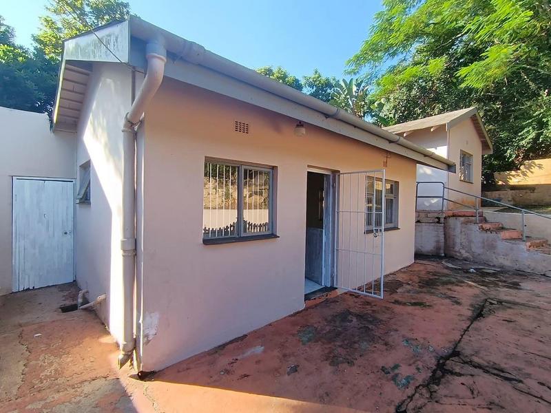 5 Bedroom Property for Sale in Uvongo KwaZulu-Natal