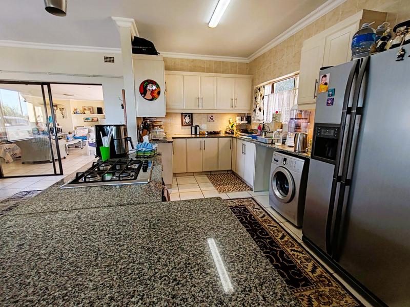 3 Bedroom Property for Sale in Uvongo KwaZulu-Natal