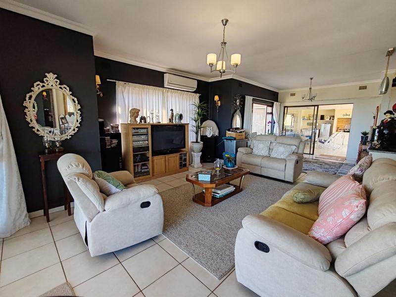 3 Bedroom Property for Sale in Uvongo KwaZulu-Natal