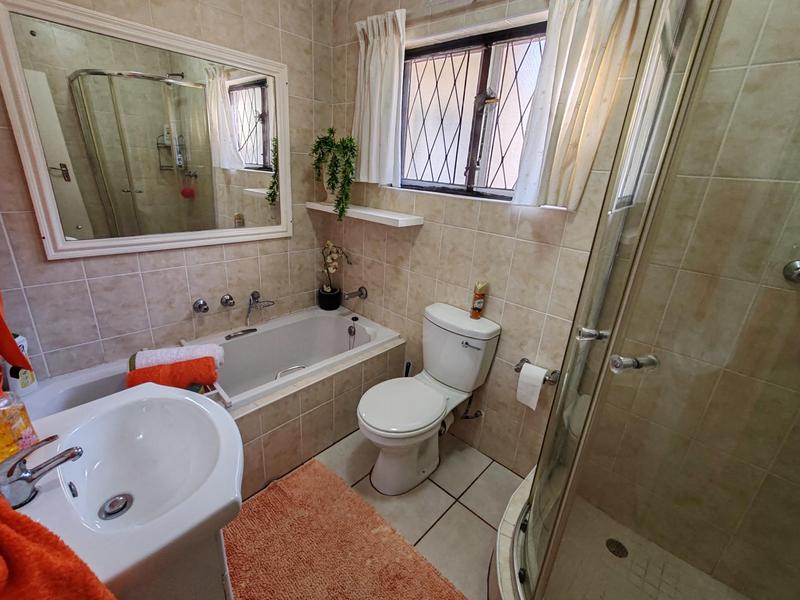 3 Bedroom Property for Sale in Uvongo KwaZulu-Natal