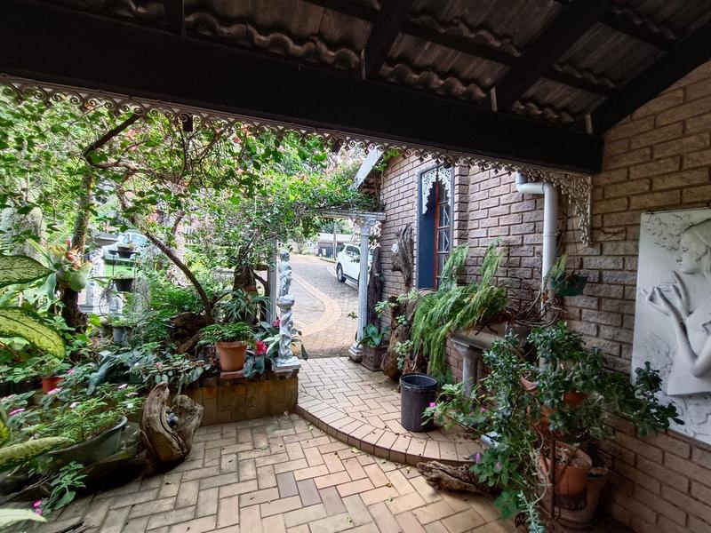 4 Bedroom Property for Sale in Uvongo Beach KwaZulu-Natal
