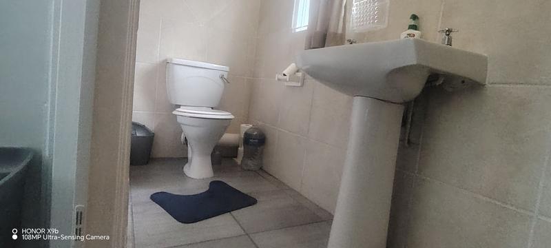 1 Bedroom Property for Sale in Uvongo Beach KwaZulu-Natal