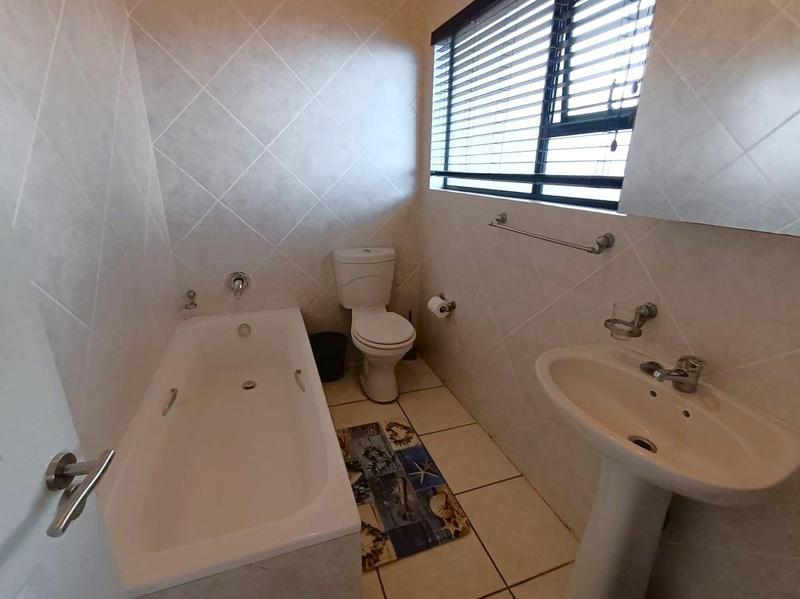 2 Bedroom Property for Sale in Uvongo Beach KwaZulu-Natal