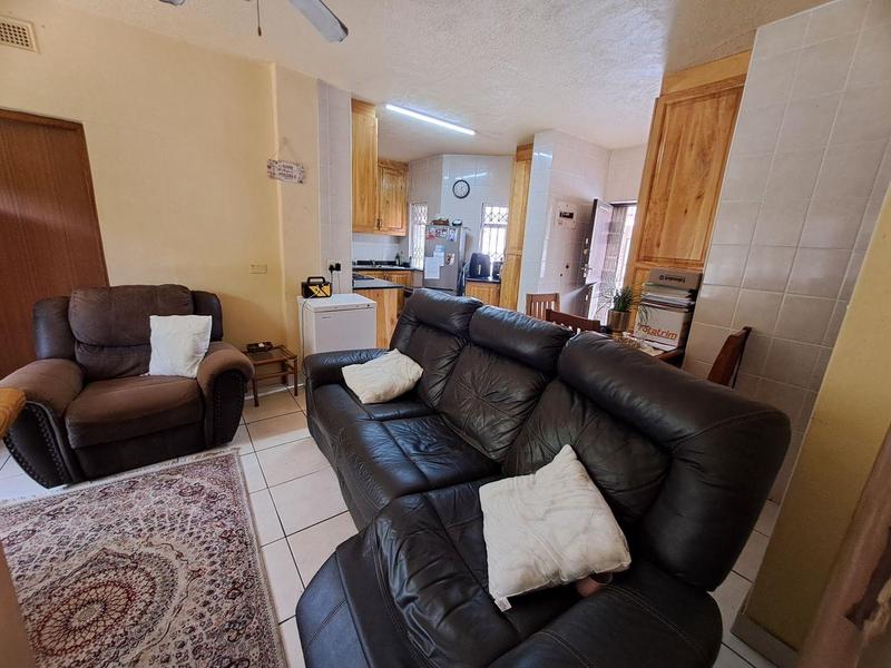 2 Bedroom Property for Sale in Uvongo Beach KwaZulu-Natal