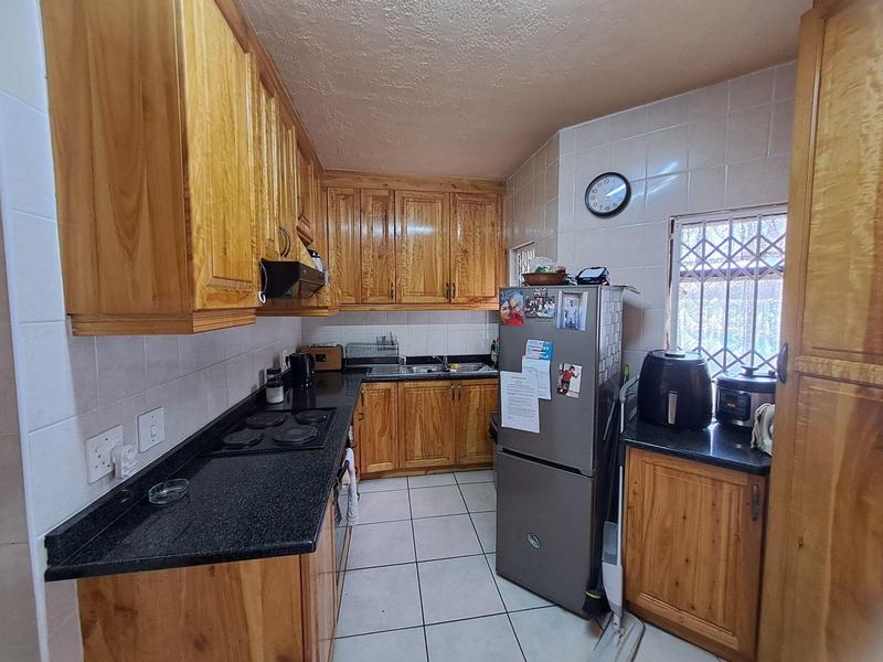 2 Bedroom Property for Sale in Uvongo Beach KwaZulu-Natal