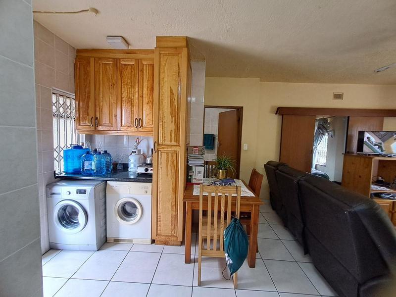 2 Bedroom Property for Sale in Uvongo Beach KwaZulu-Natal