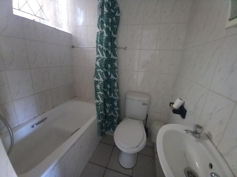 2 Bedroom Property for Sale in Uvongo Beach KwaZulu-Natal