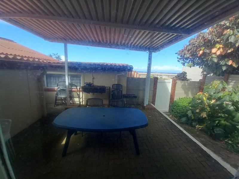 2 Bedroom Property for Sale in Uvongo Beach KwaZulu-Natal