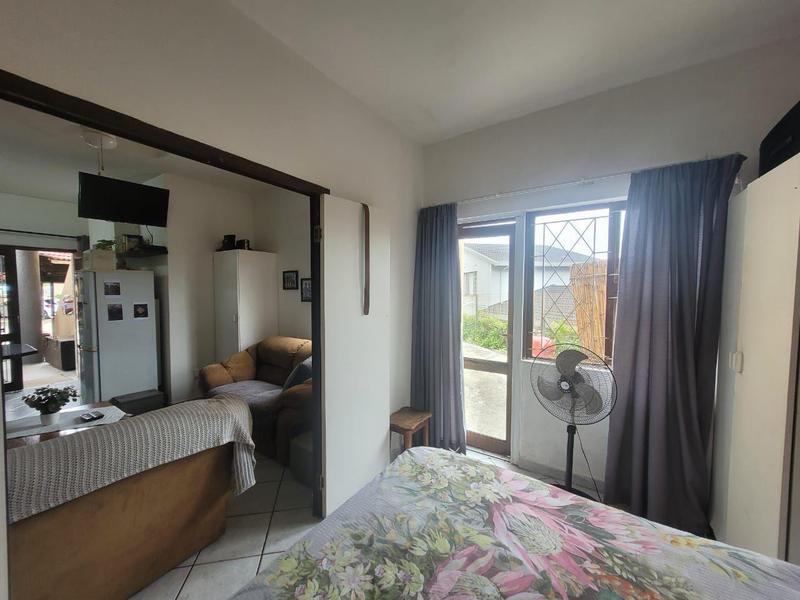 1 Bedroom Property for Sale in Uvongo Beach KwaZulu-Natal
